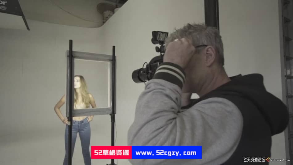 【中英字幕】摄影师 Peter Coulson 时尚棚拍 Amy 摆姿布光摄影教程 摄影 第8张