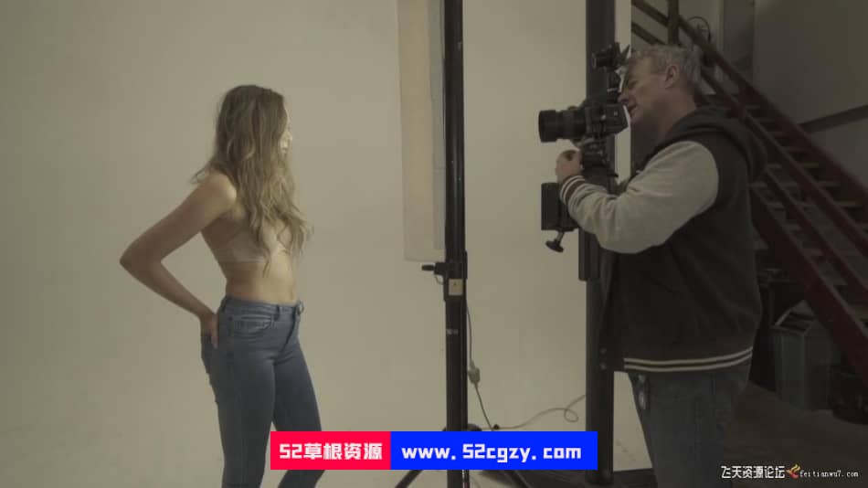 【中英字幕】摄影师 Peter Coulson 时尚棚拍 Amy 摆姿布光摄影教程 摄影 第9张